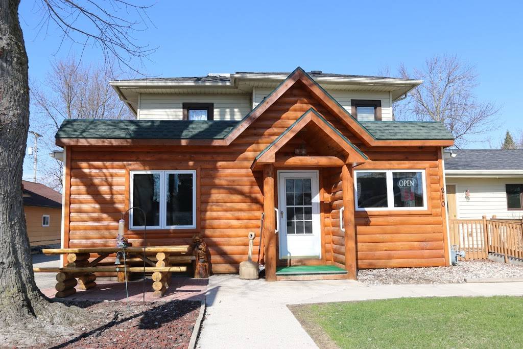 Anitas Log Cabin Restaurant & Bar | restaurant | 210 N Main St, Oakfield, WI 53065, USA | 9205833019 OR +1 920-583-3019