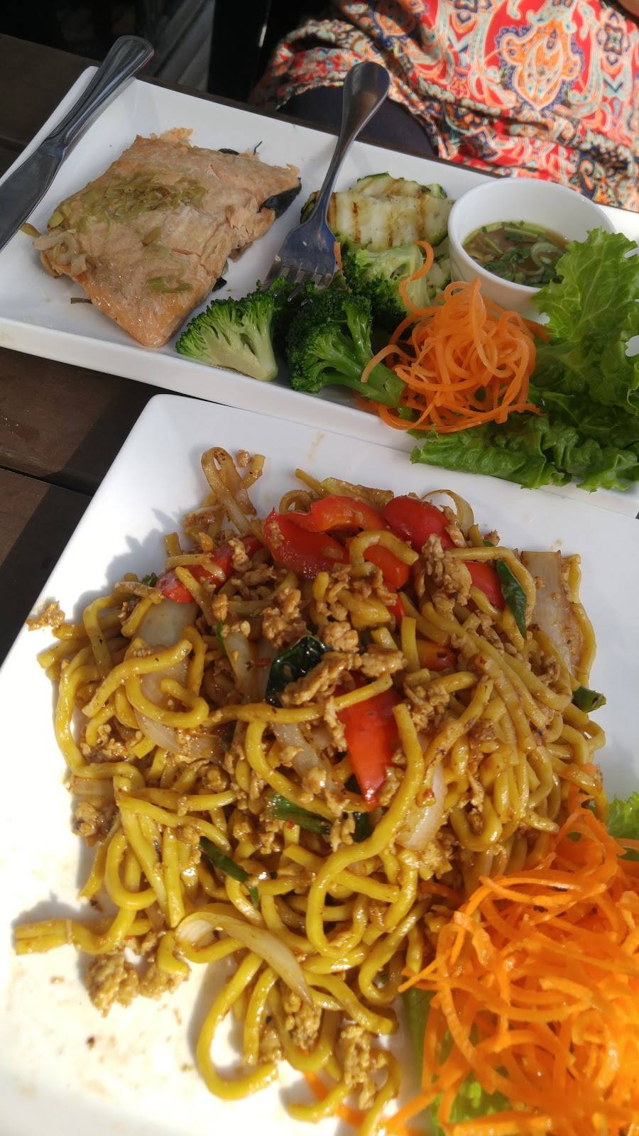 Lucky Thai Restaurant | restaurant | 240 W Broad St, Falls Church, VA 22046, USA | 5714056672 OR +1 571-405-6672