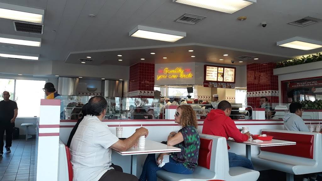 In-N-Out Burger | restaurant | 1725 Eastlake Pkwy, Chula Vista, CA 91915, USA | 8007861000 OR +1 800-786-1000