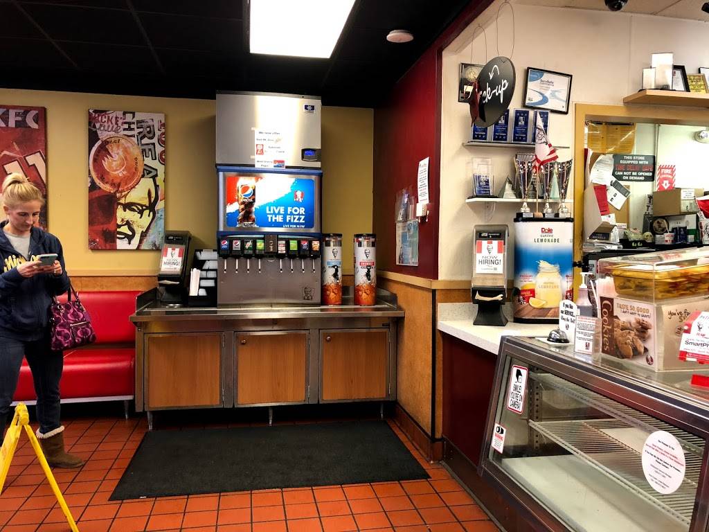KFC | restaurant | 20740 Farmington Rd, Farmington, MI 48336, USA | 2484771960 OR +1 248-477-1960