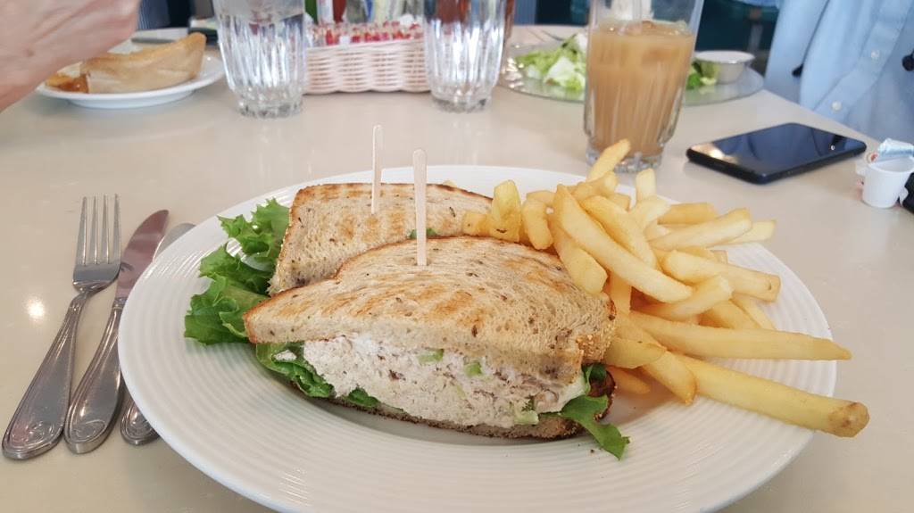 Horseless Carriage Restaurant | restaurant | 15505 Roscoe Blvd, North Hills, CA 91343, USA | 8187782014 OR +1 818-778-2014