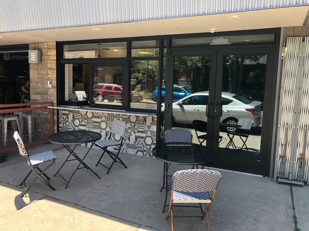 Gates Deli & Grog | restaurant | 1875 S Pearl St, Denver, CO 80210, USA | 3039934002 OR +1 303-993-4002