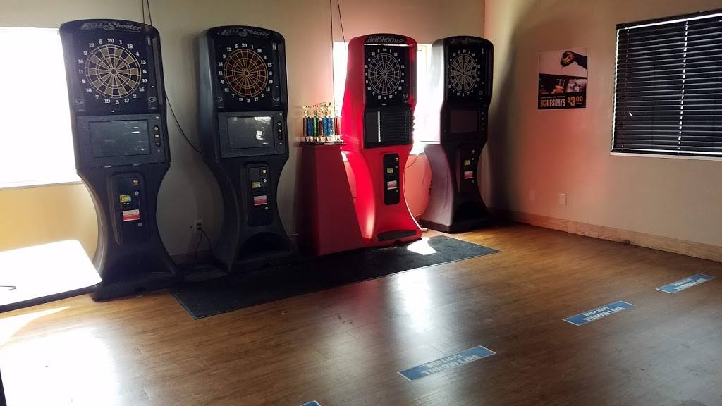 Vinnys Drive Bar | restaurant | 707 N Lynhurst Dr, Indianapolis, IN 46224, USA | 3176729610 OR +1 317-672-9610