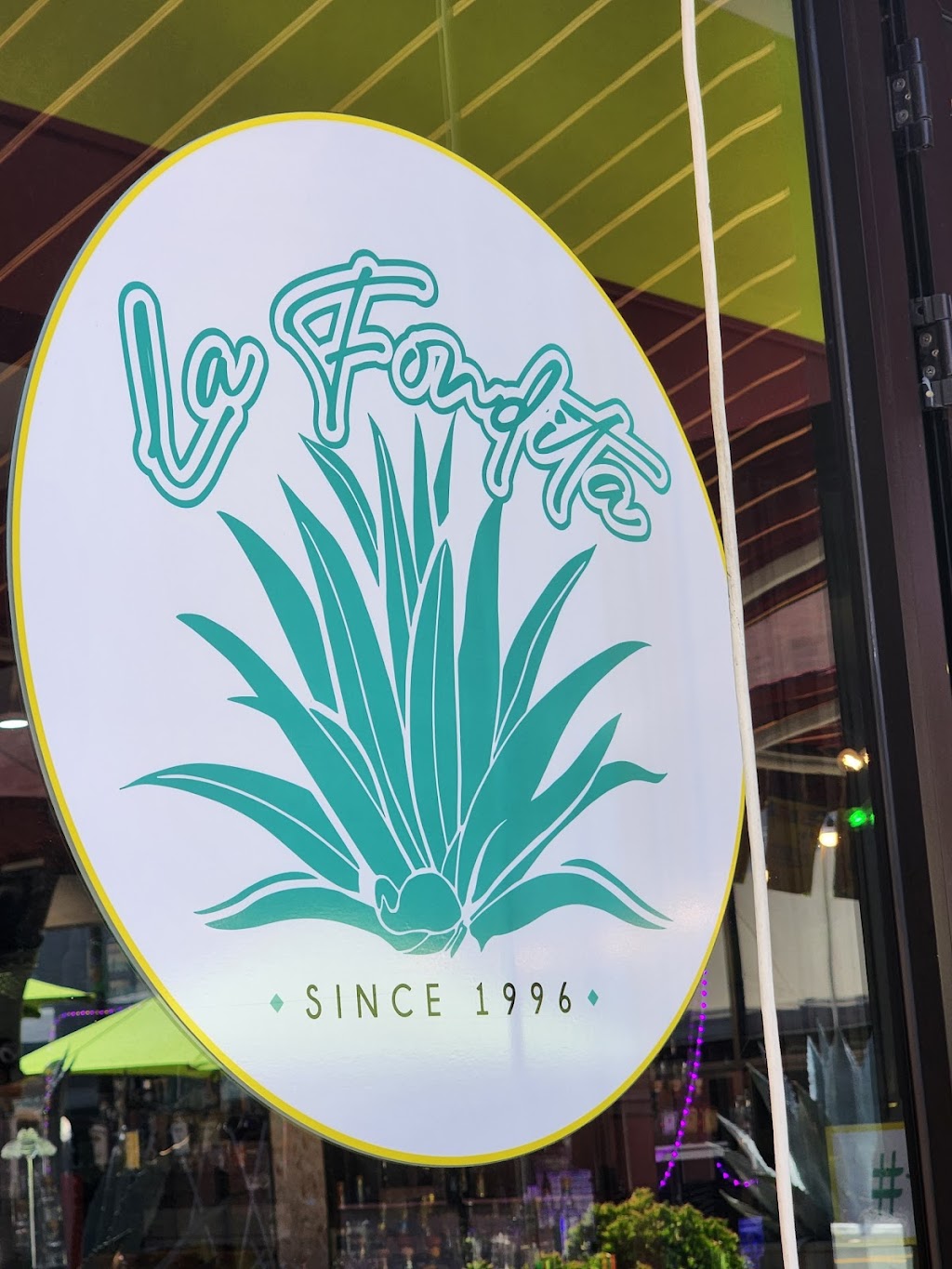 La Fondita Downtown | restaurant | 630 3rd St, Santa Rosa, CA 95404, USA | 7078437595 OR +1 707-843-7595