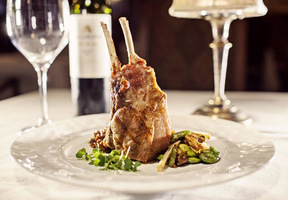 English Grill | restaurant | 335 W Broadway, Louisville, KY 40202, USA | 5025831234 OR +1 502-583-1234