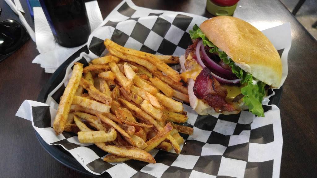 At the Tracks | restaurant | 11739 5th St, North Zulch, TX 77872, USA | 9363992410 OR +1 936-399-2410