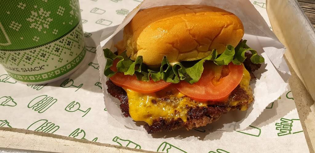 Shake Shack | restaurant | 90-15 Queens Blvd space 1069, Elmhurst, NY 11373, USA | 3472250190 OR +1 347-225-0190