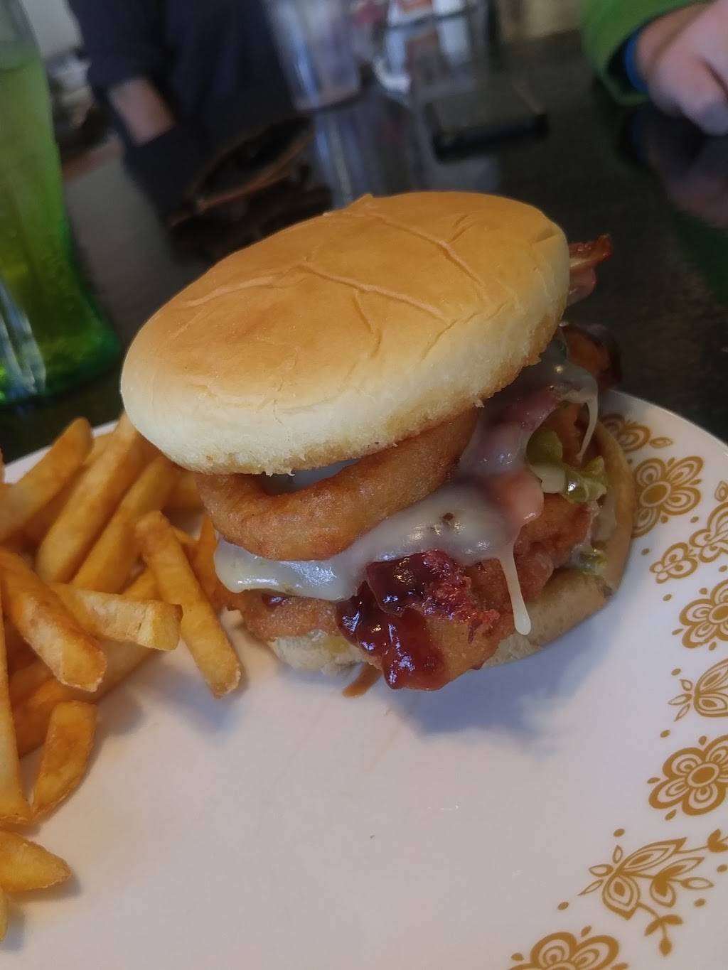 Alices Restaurant | restaurant | 125 W Market St, Crawfordsville, IN 47933, USA | 7653072209 OR +1 765-307-2209