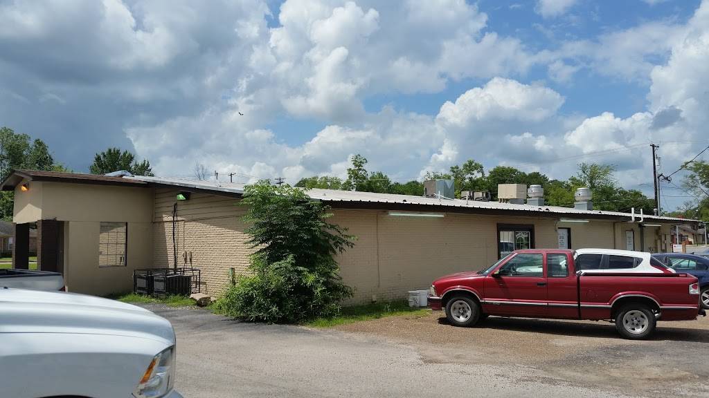 Moms Diner | restaurant | 420 W Frank Ave, Lufkin, TX 75904, USA | 9366376410 OR +1 936-637-6410