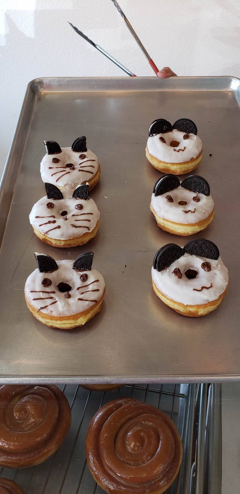 Donut Factory | restaurant | 3730 S Mooney Blvd, Visalia, CA 93277, USA | 5593728514 OR +1 559-372-8514