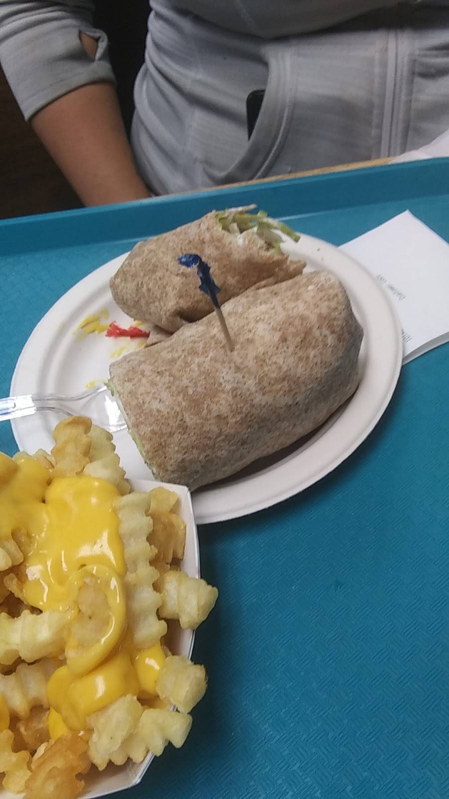 Belangers Drive-In | restaurant | 84 Upper Main St, Fairfield, ME 04937, USA | 2074532447 OR +1 207-453-2447