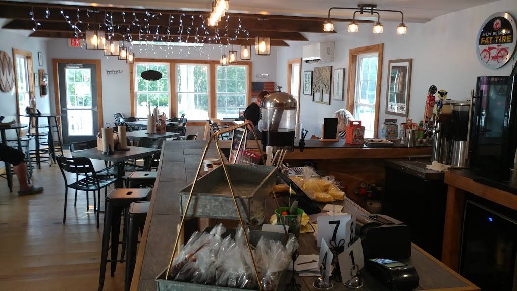 Maple Tree BBQ | restaurant | 820 W Main St, Riverhead, NY 11901, USA | 6317272819 OR +1 631-727-2819