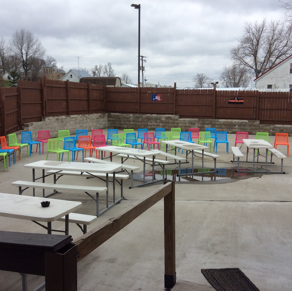 The Corner Bar & Grill | restaurant | 4492 N 4th St, Dubois, IN 47527, USA | 8126782491 OR +1 812-678-2491