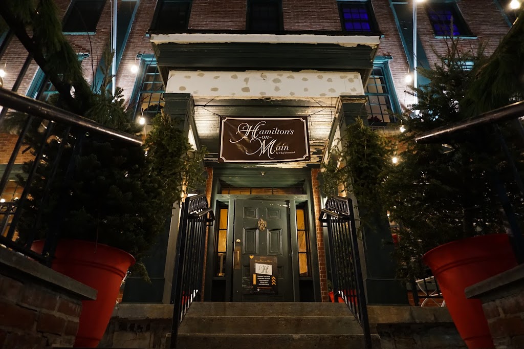 Hamiltons on Main | restaurant | 102 E Main St, Newark, DE 19711, USA | 3023588533 OR +1 302-358-8533