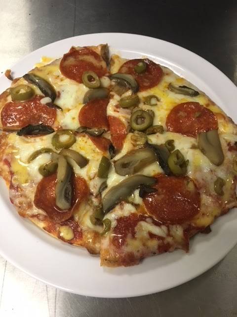 Crankys - Burgers, Birds, & Billiards | restaurant | 2155 N 13th St, Terre Haute, IN 47804, USA | 8122406107 OR +1 812-240-6107