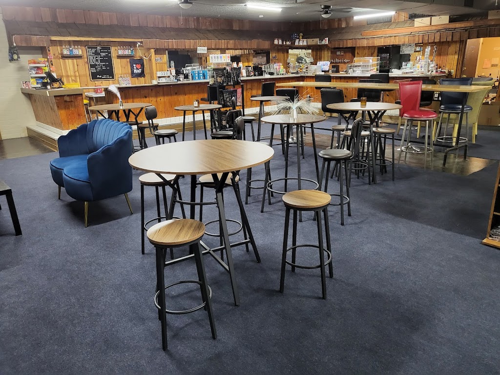 Puff-N-Stuff Plus | cafe | 466 Navajo Blvd On, U.S. Rt. 66, Holbrook, AZ 86025, USA | 9283800490 OR +1 928-380-0490