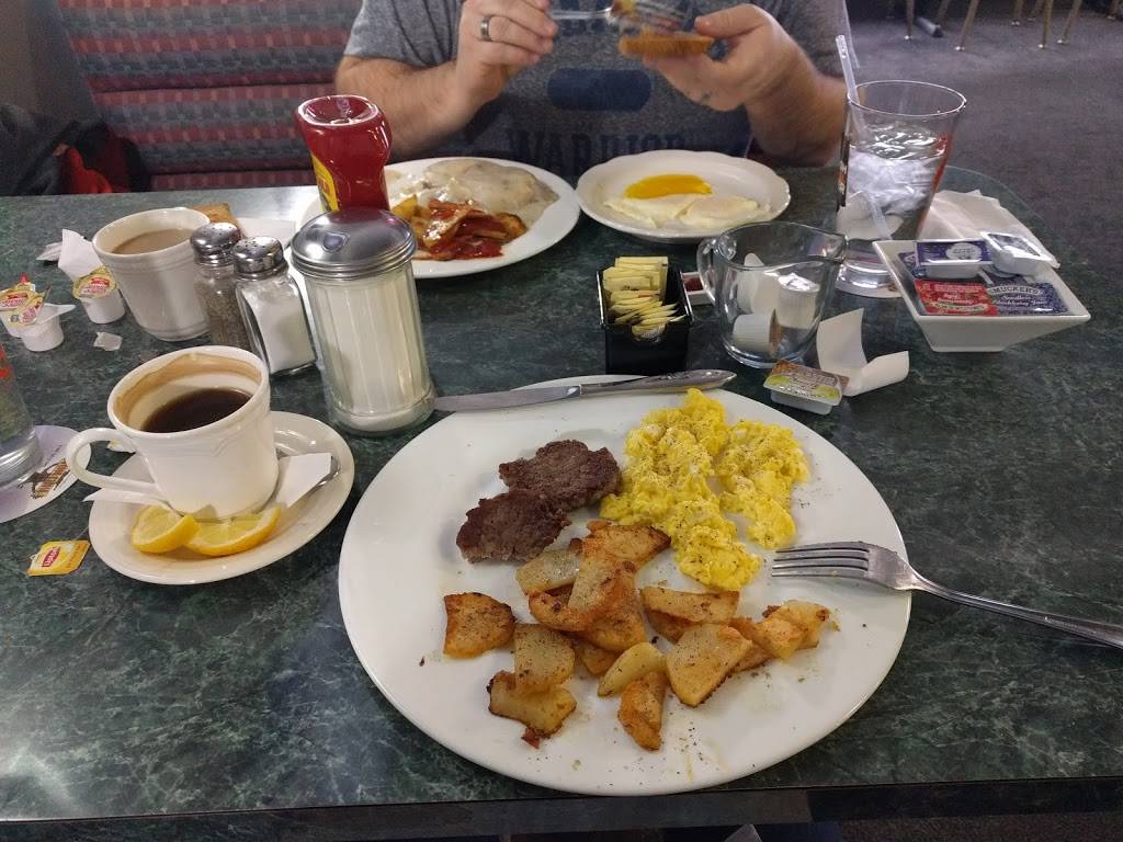 Verns Place | restaurant | 2322 E Washington St, Indianapolis, IN 46201, USA | 3176388376 OR +1 317-638-8376