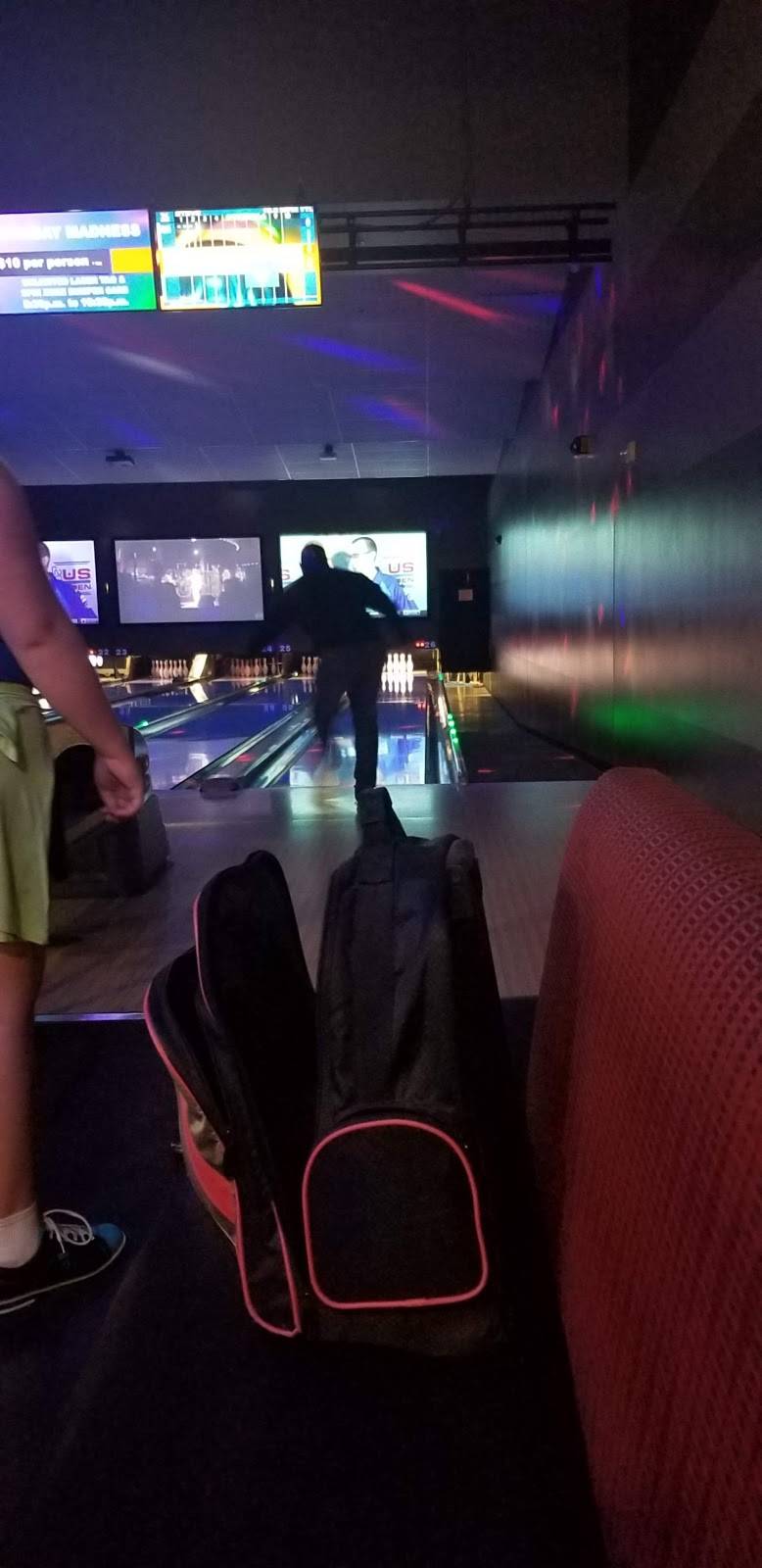 AJs at The Alley Hutchinson | restaurant | 1221 E 23rd Ave, Hutchinson, KS 67501, USA | 6202598771 OR +1 620-259-8771