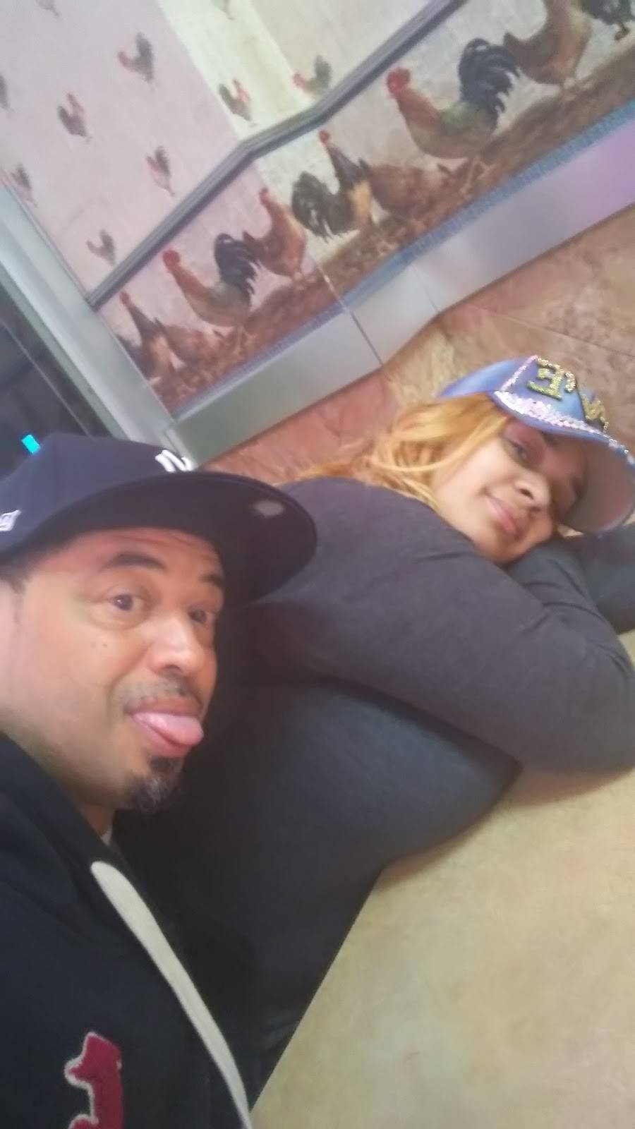 Kennedy Fried Chicken | restaurant | 2232 3rd Ave, New York, NY 10035, USA | 2127225420 OR +1 212-722-5420