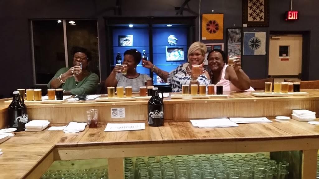 Dragon Hops Brewing | restaurant | 130 E Main St, Purcellville, VA 20132, USA | 5404413660 OR +1 540-441-3660