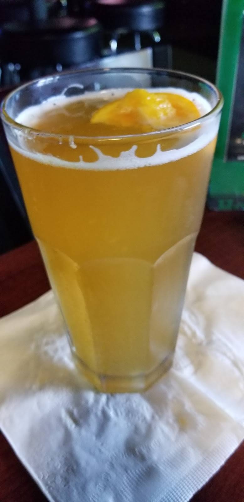 Gators Sports Bar And Grill | restaurant | 21041 Bear Valley Rd, Apple Valley, CA 92308, USA | 7609617200 OR +1 760-961-7200