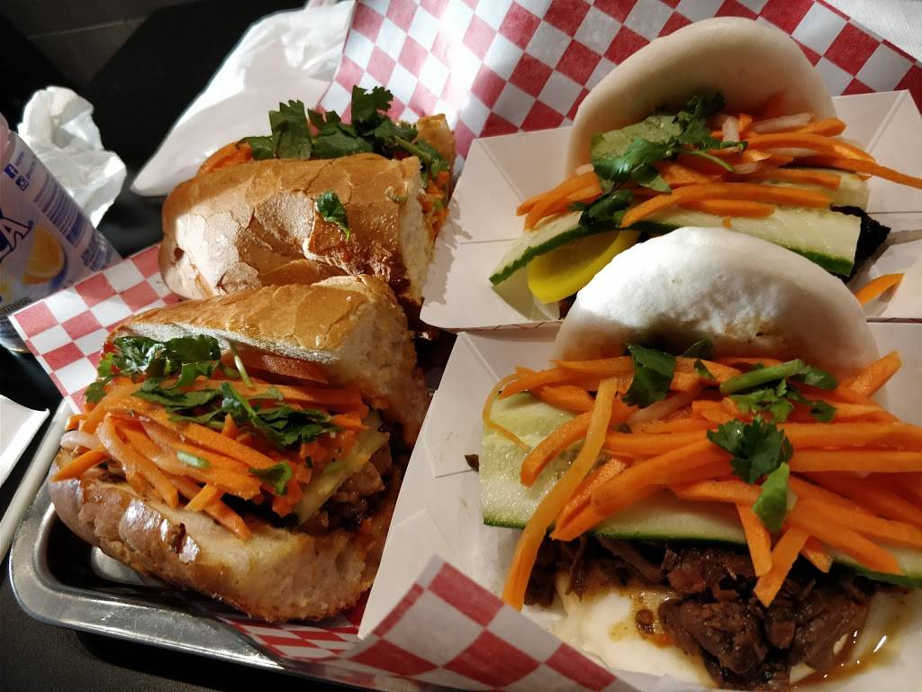Banh Mi Boys | restaurant | 2365 Yonge St, Toronto, ON M4P 3J6, Canada | 6473453585 OR +1 647-345-3585