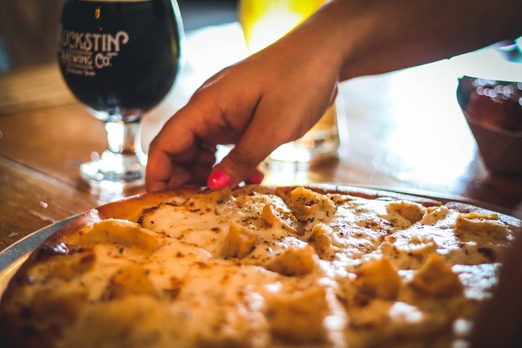 Buckstin Brewing Company | restaurant | 1211 Boston Ave, Nederland, TX 77627, USA | 4095198091 OR +1 409-519-8091