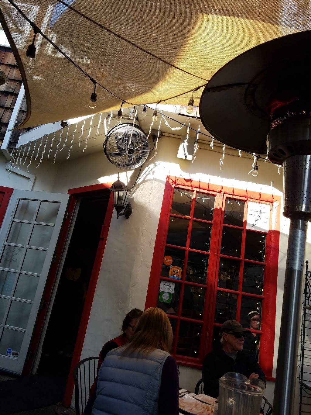 V Restaurant, Bistro & Bar | restaurant | 402 Main St, Murphys, CA 95247, USA | 2097289944 OR +1 209-728-9944