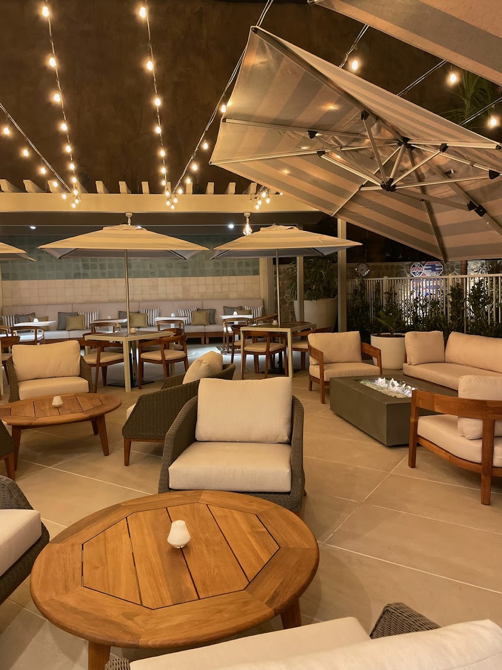 Malibu Canyon Bar and Grill | restaurant | 26400 Rondell St, Calabasas, CA 91302, USA | 7472936777 OR +1 747-293-6777