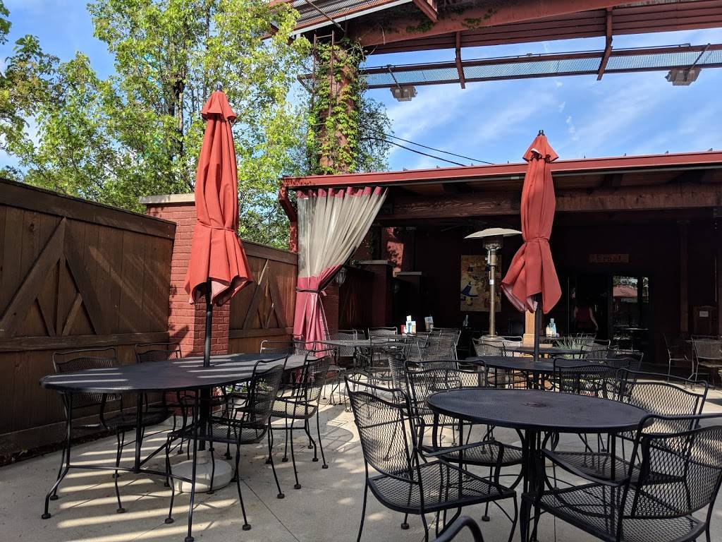 Der Rathskeller Restaurant & Bar | restaurant | 1132 Auburn St, Rockford, IL 61103, USA | 8159632922 OR +1 815-963-2922