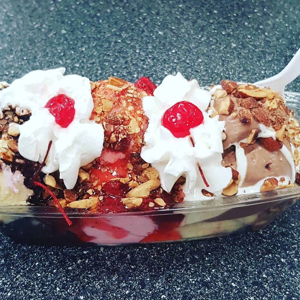 Braums Ice Cream & Burger Restaurant | restaurant | 4303 W Illinois Ave, Dallas, TX 75211, USA | 2143370968 OR +1 214-337-0968