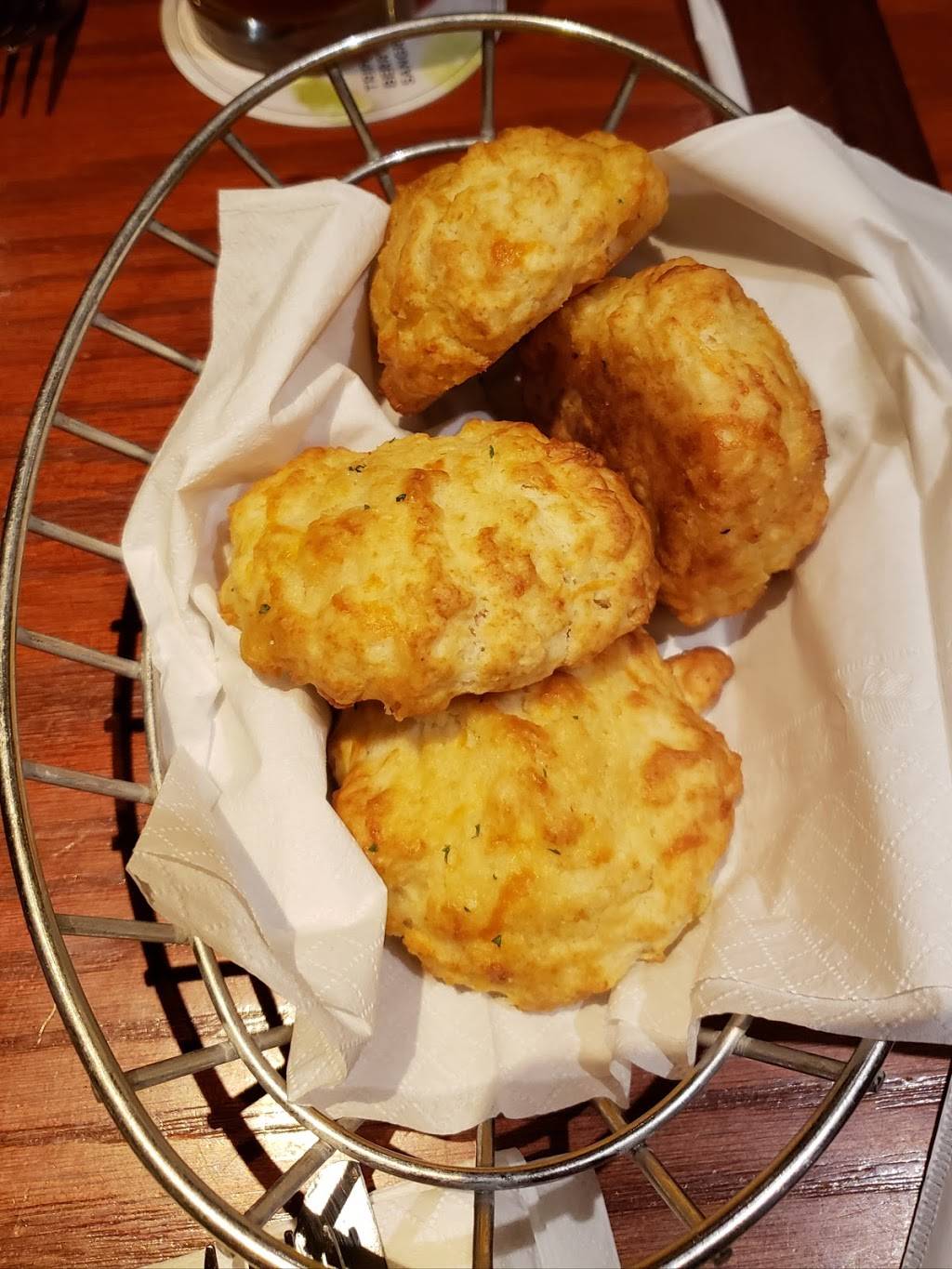 Red Lobster | restaurant | 1381 SW Loop 410, San Antonio, TX 78227, USA | 2106754550 OR +1 210-675-4550