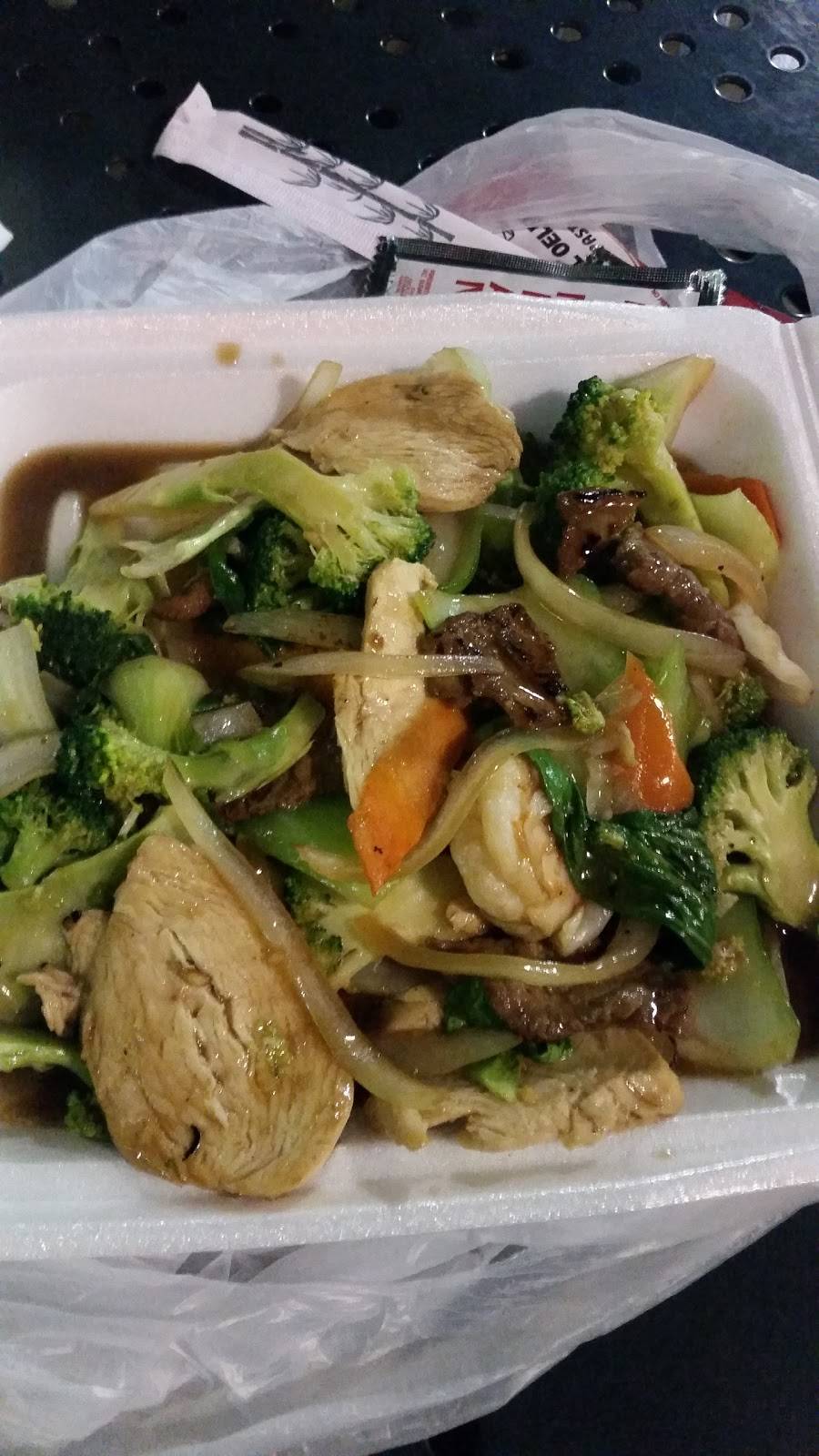 Maison de Pho | restaurant | 26612 Towne Centre Dr, Foothill Ranch, CA 92610, USA | 9495864841 OR +1 949-586-4841