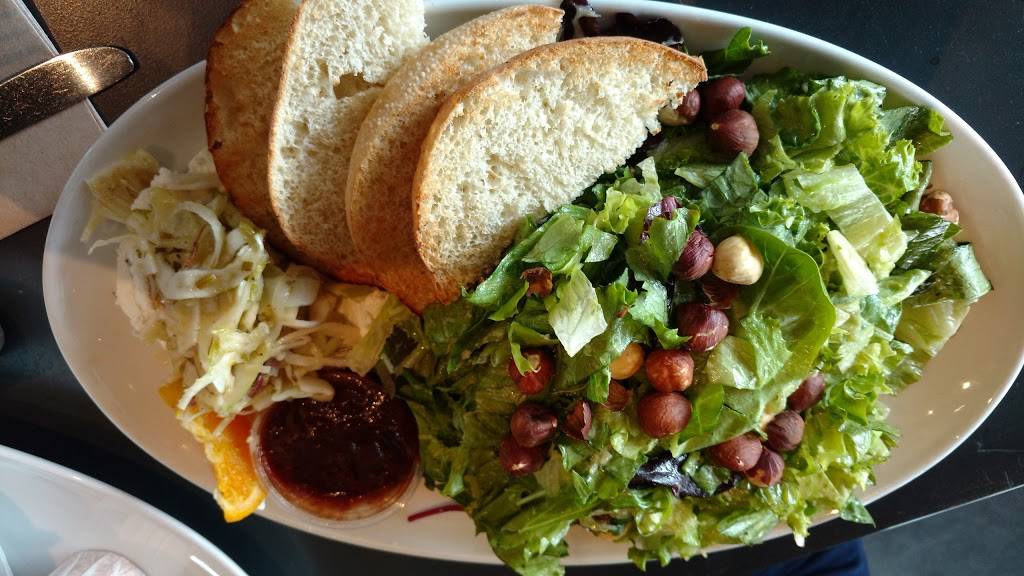 Chez Victor | restaurant | 1610 Boulevard Alphonse-Desjardins, Lévis, QC G6V 0H1, Canada | 4189039898 OR +1 418-903-9898