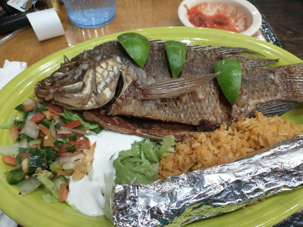 Tequilas Mexican Grill | restaurant | 2306 E Kansas Ave, Garden City, KS 67846, USA | 6202754362 OR +1 620-275-4362