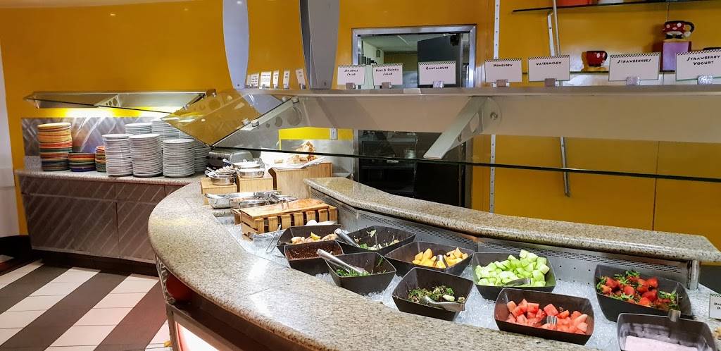 Chef Mickeys | restaurant | 4600 World Dr, Orlando, FL 32830, USA | 4079393463 OR +1 407-939-3463