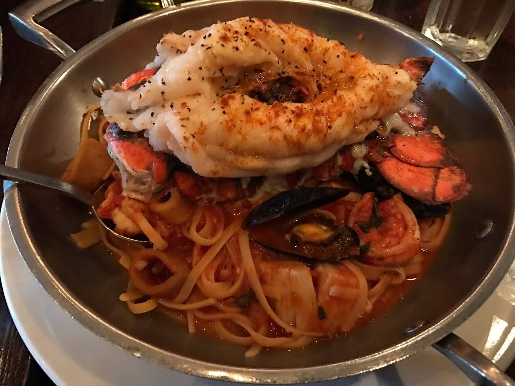 Francescos Hole In the Wall | restaurant | 254 Skokie Blvd, Northbrook, IL 60062, USA | 8472720155 OR +1 847-272-0155