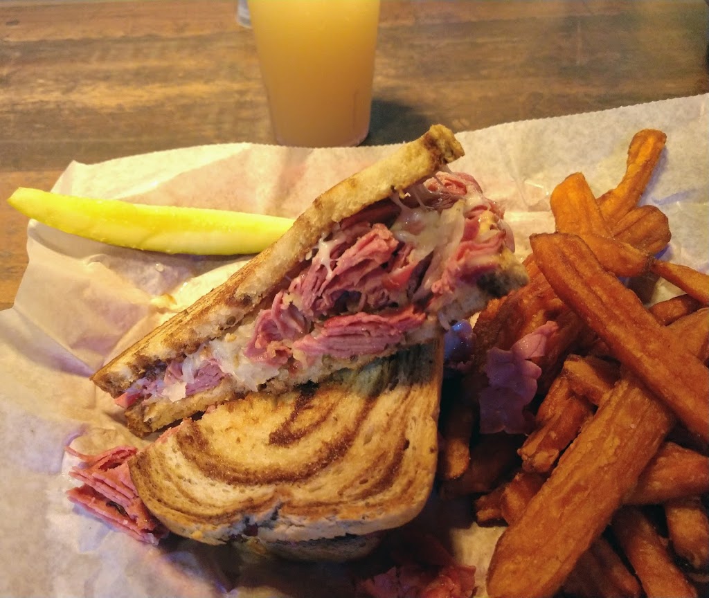 Petoskey Brewing Company | restaurant | 1844 Harbor-Petoskey Rd, Petoskey, MI 49770, USA | 2317532057 OR +1 231-753-2057