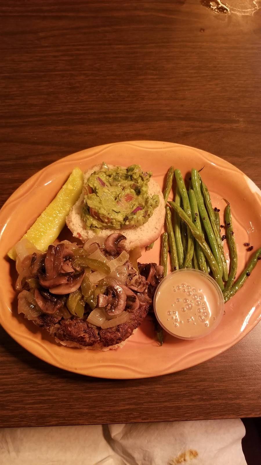 Brodys Bar & Grill | restaurant | 47 Ferry Dr, Beaufort, SC 29907, USA | 8435242500 OR +1 843-524-2500