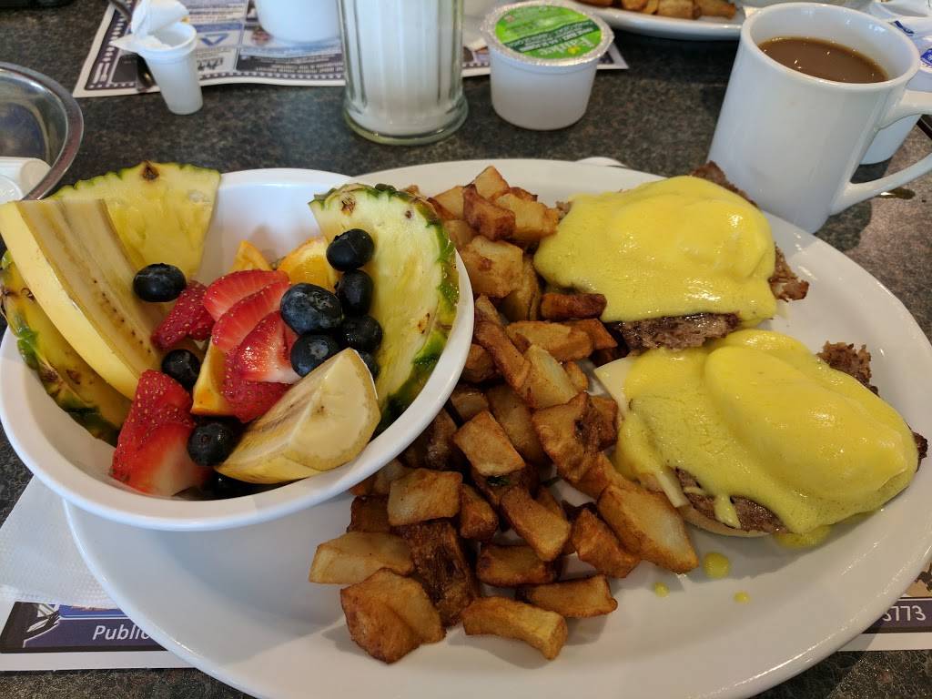 Pataterie La Belle Province | restaurant | 13595 Boulevard Curé-Labelle, Mirabel, QC J7J 1H1, Canada | 4504358460 OR +1 450-435-8460