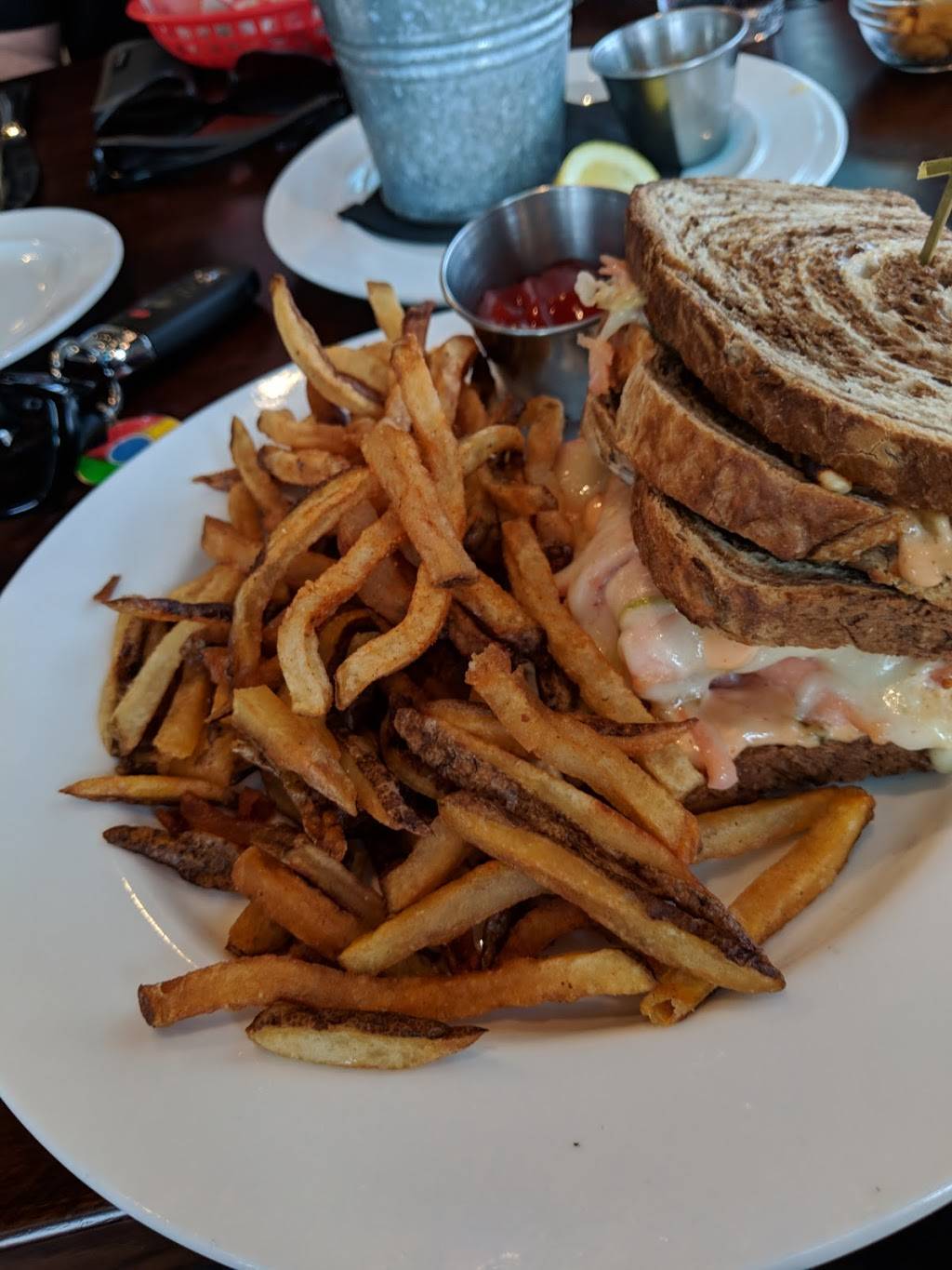 Hanks Oyster Bar | restaurant | 701 Wharf St SW, Washington, DC 20024, USA | 2028173055 OR +1 202-817-3055