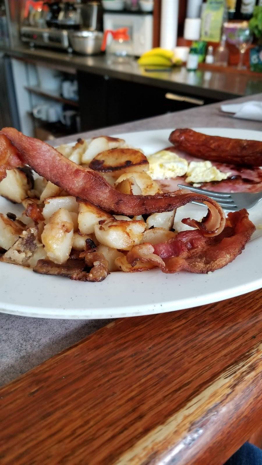 Ginger Bread House Restaurant | restaurant | 1 Talbot St E, Leamington, ON N8H 1L1, Canada | 5193265343 OR +1 519-326-5343