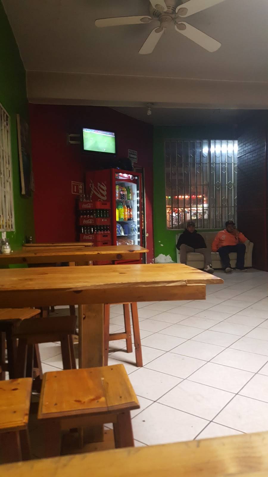 Pizeria La Sanchez | restaurant | Avenidia Sánchez Taboada 9201, Sanchez Taboada Produtsa, 22185 Tijuana, B.C., Mexico | 016649035265 OR +52 664 903 5265