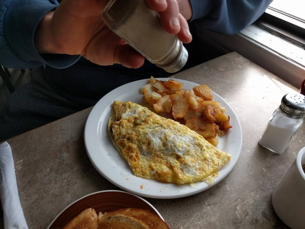 The Cove Cafe | restaurant | 902 Lockhart Rd, Innisfil, ON L9S 4V2, Canada | 7054362654 OR +1 705-436-2654