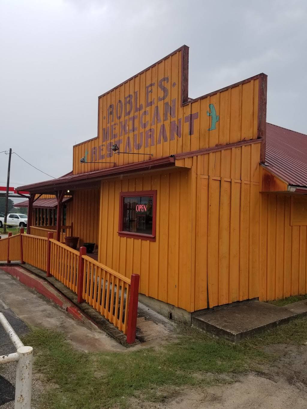 Robles Mexican Restaurant | restaurant | 1046 W St Marys St, Centerville, TX 75833, USA | 9035363806 OR +1 903-536-3806