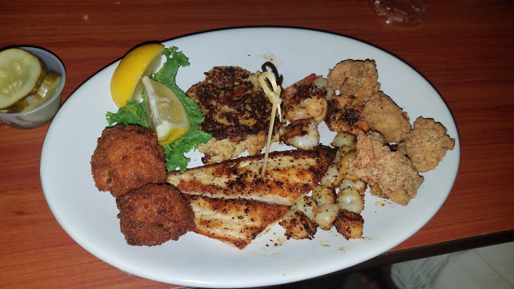 The Point Restaurant | restaurant | 14340 Innerarity Point Rd, Pensacola, FL 32507, USA | 8504923577 OR +1 850-492-3577