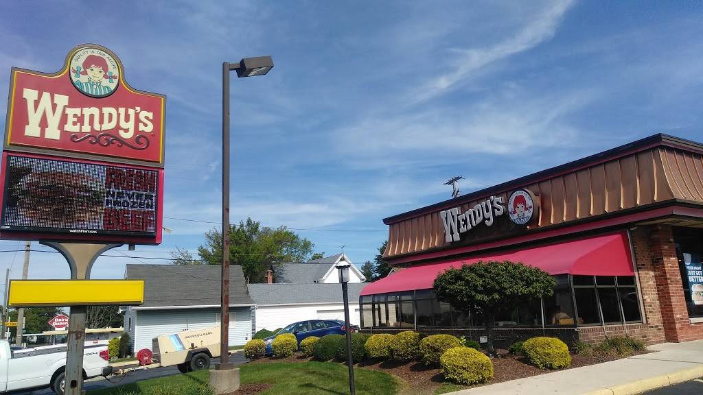 Wendys | restaurant | 1104 N County Line St, Fostoria, OH 44830, USA | 4194356485 OR +1 419-435-6485