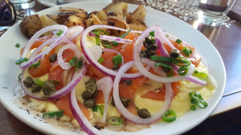 Café Aragon | restaurant | 1497 Rue Galt O, Sherbrooke, QC J1H 2B3, Canada | 8198200142 OR +1 819-820-0142