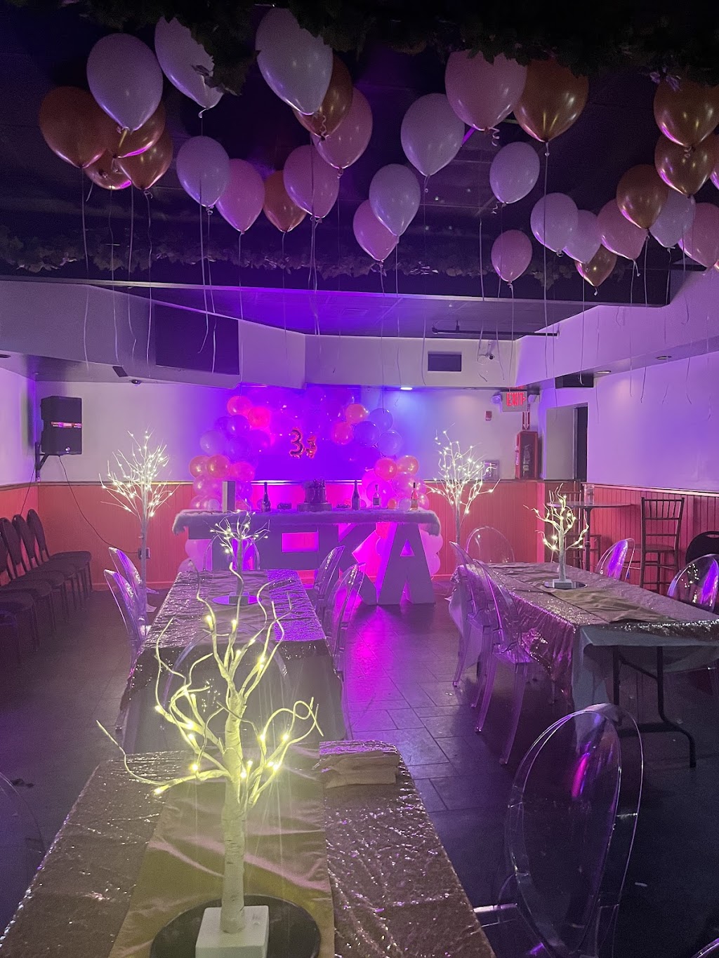 The Vibez | restaurant | 66 Cabot St, Chicopee, MA 01013, USA | 4134541878 OR +1 413-454-1878