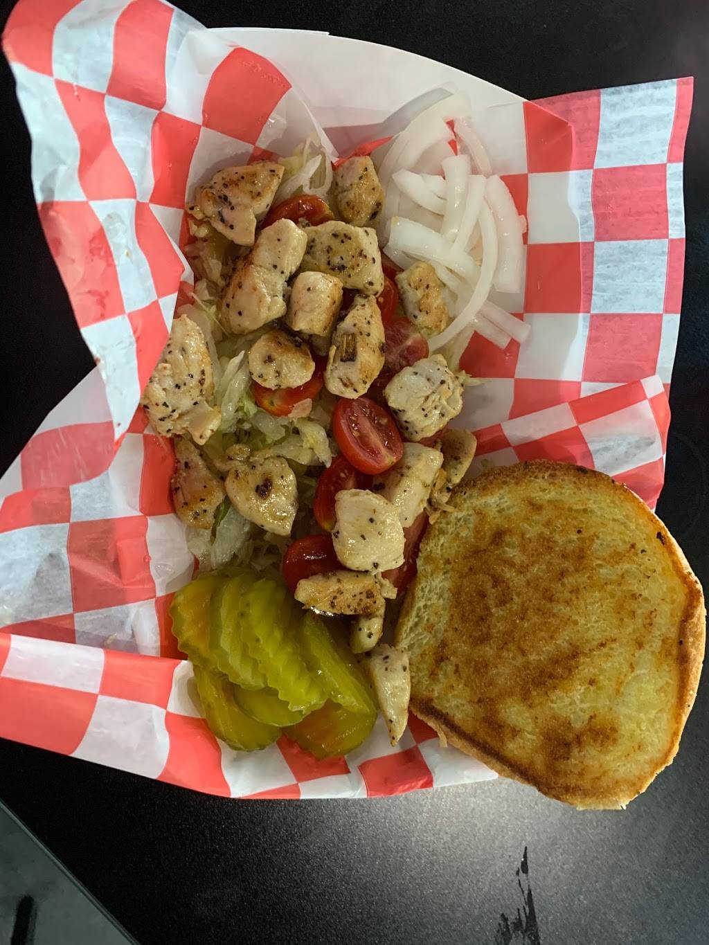 WingN It | restaurant | 10 Fairgrounds Rd, Paris, TN 38242, USA | 7314074353 OR +1 731-407-4353